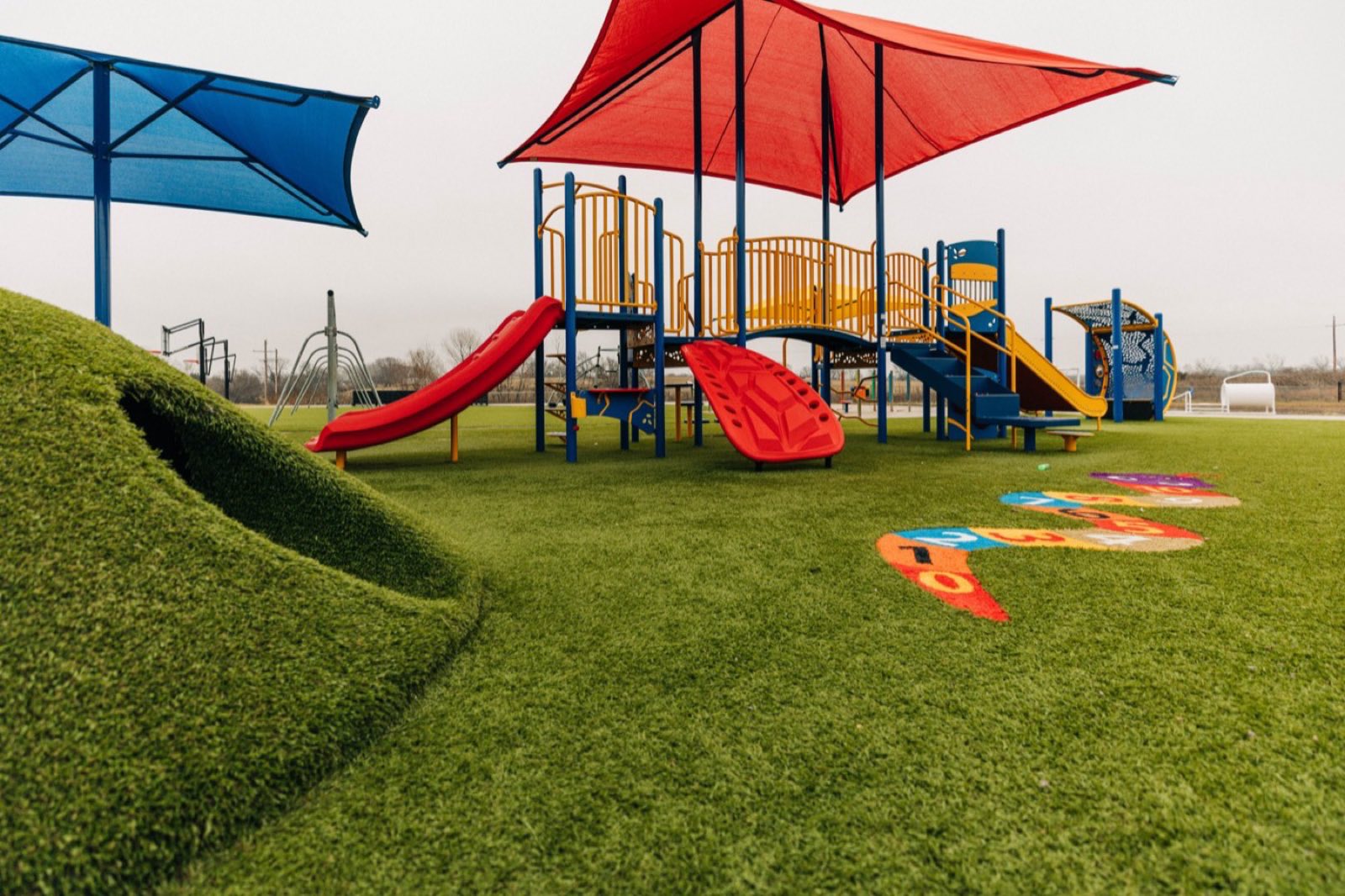 PlaygroundGrass synthetic safety surface install
